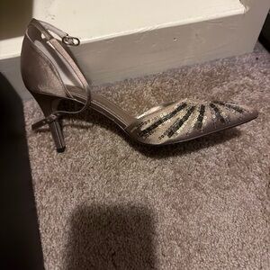 Adrianna Papell Embellished Pointed-Toe Heels – Size 9